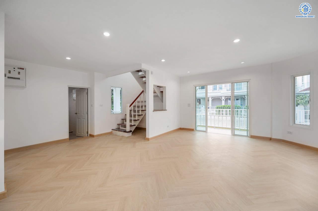 บ้านมือสองตกแต่งใหม่ โครงการ ชัยพฤกษ์ ติวานนท์-ราชพฤกษ์1 เนื้อที่ 56.3 ตร.ว. ฟังก์ชัน 3 ห้องนอน 2 ห้องน้ำ สภาพแวดล้อมดี บนทำเลศักยภาพ หน้าโครงการติดถนนใหญ่ เชื่อมต่อถนนราชพฤกษ์ ใกล้จุดขึ้นทางด่วน "ศรีสมาน" ใกล้ห้าง "เซ็นทรัล เวสต์เกต" และ "โรบินสัน ไลฟ์สไตล์ ศรีสมาน"...